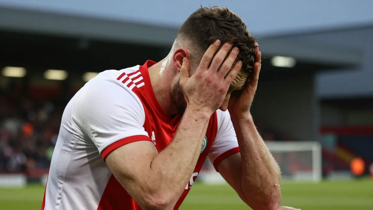 St Patrick's Athletic's title challenge suffered a blow with a 2-0 home defeat to in-form Waterford, who extended their...
