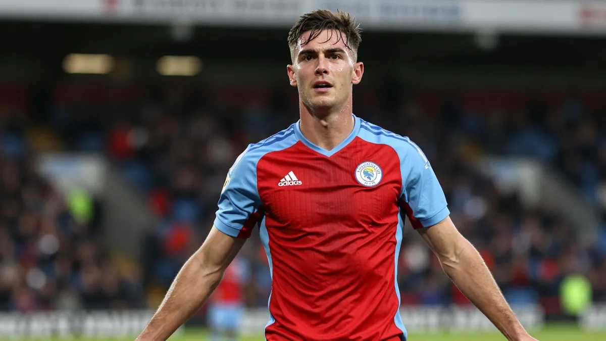 In a chaotic Dublin derby at Tolka Park, St Patrick's Athletic emerged victorious against Shelbourne thanks to commanding...